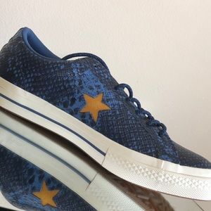 CONVERSE ONE STAR OX SNEAKERS